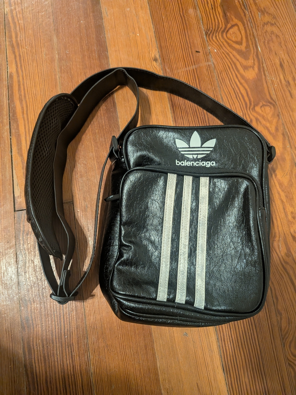 SS23 ADIDAS X BALENCIAGA COLLABORATION CALFSKIN LEATHER SHOULDER BAG